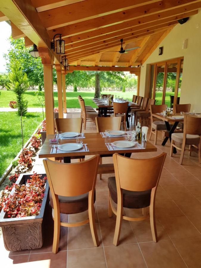 Lazar Winery Tourism B&B Rosoman Ngoại thất bức ảnh