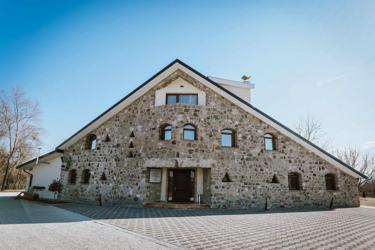 Lazar Winery Tourism B&B Rosoman Ngoại thất bức ảnh